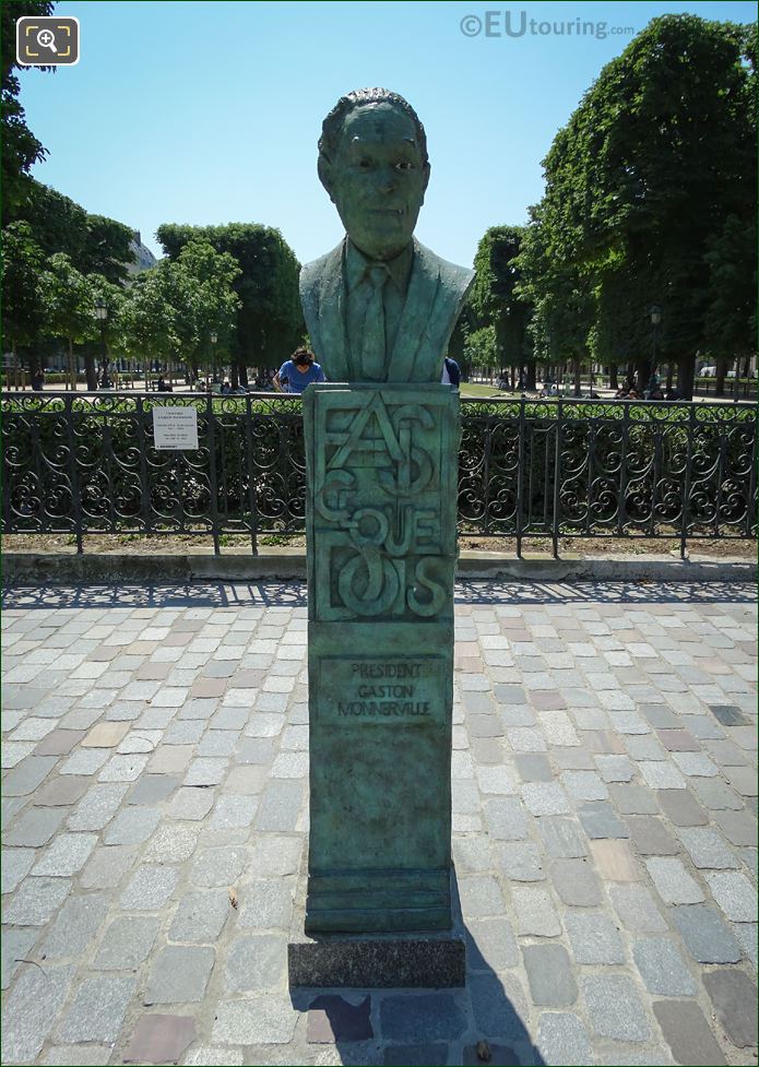 Statue of Gaston Monnerville by Jacques Canonici