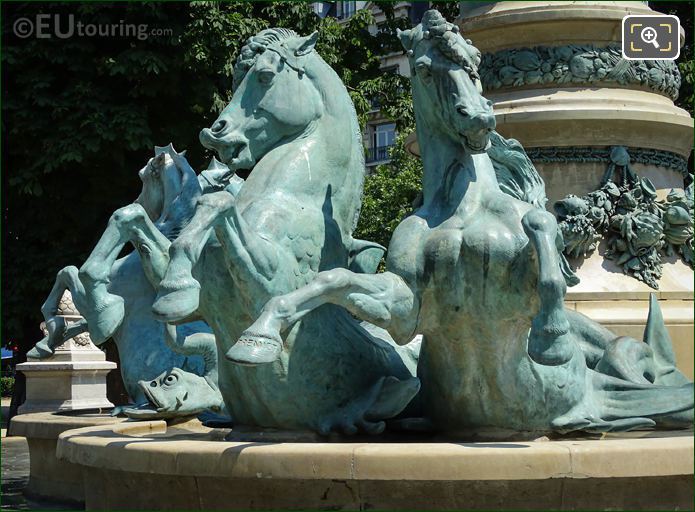 Bronze horse statues on Fontaine de l'Observatoire