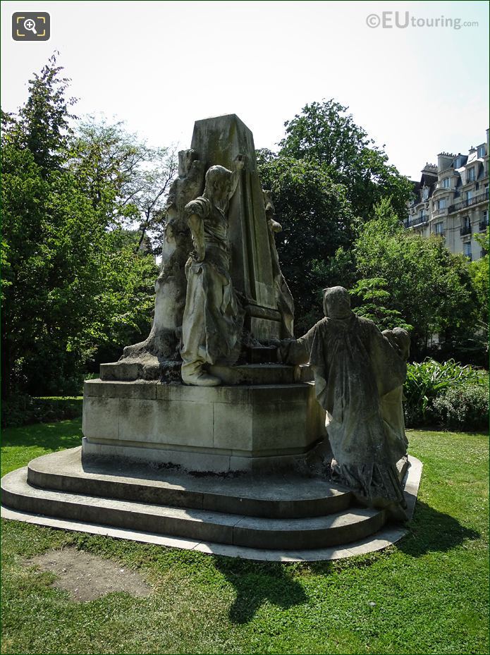 Ludovic Trarieux monument front view