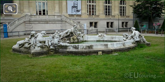 Fontaine Miroir d'eau statues by Francois Raoul Larche
