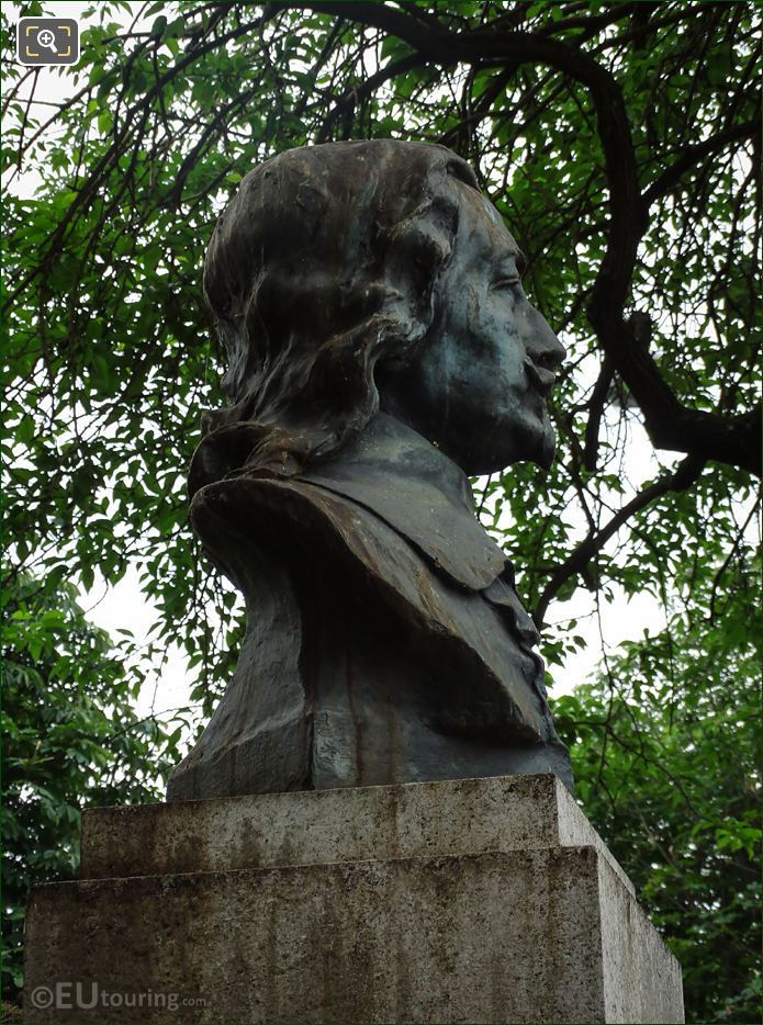 Bust statue of Samuel Champlain by artist Alfred Laliberte