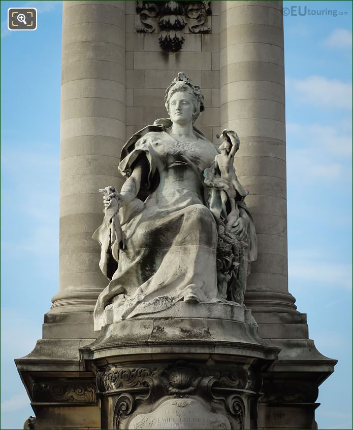 La France Contemporaine statue by Gustave Michel