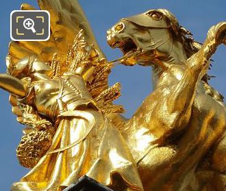 NW golden winged horse statue Alexandre III bridge