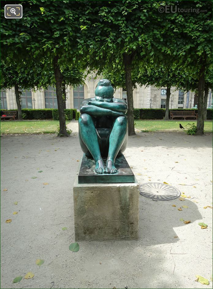 Front of La Nuit statue by Aristide Maillol