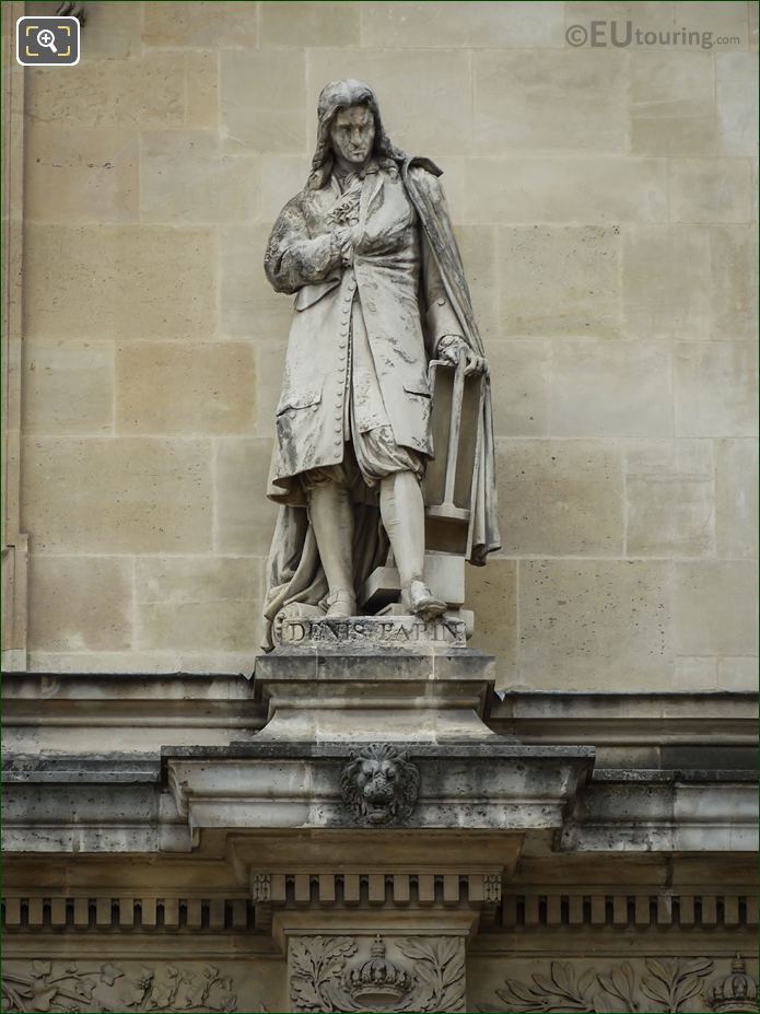 Denis Papin statue on the Beauvais Rotunda