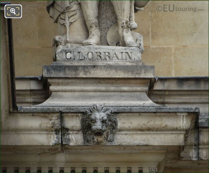 Name inscription on Claude Lorrain statue