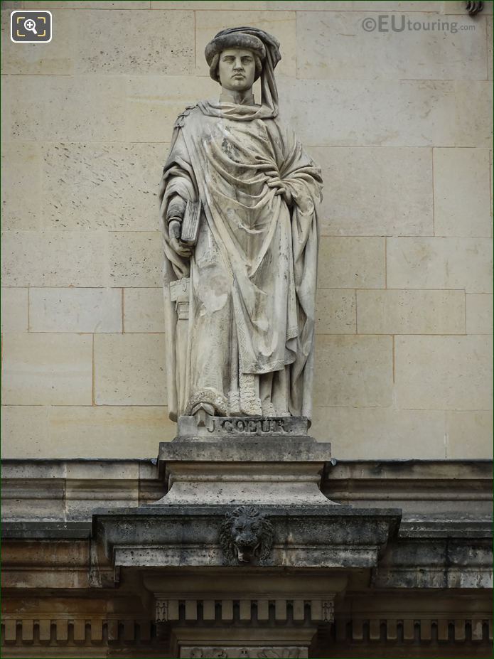 Jacques Coeur statue on Aile Henri II