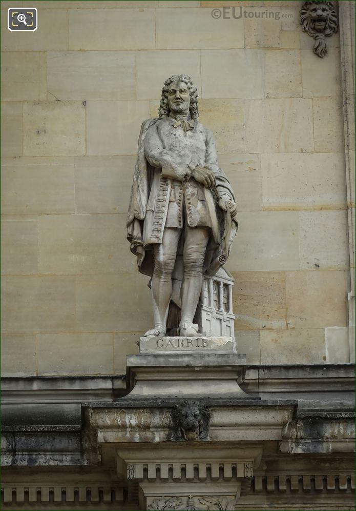 Ange-Jacques Gabriel statue on Rotonde d'Appolon