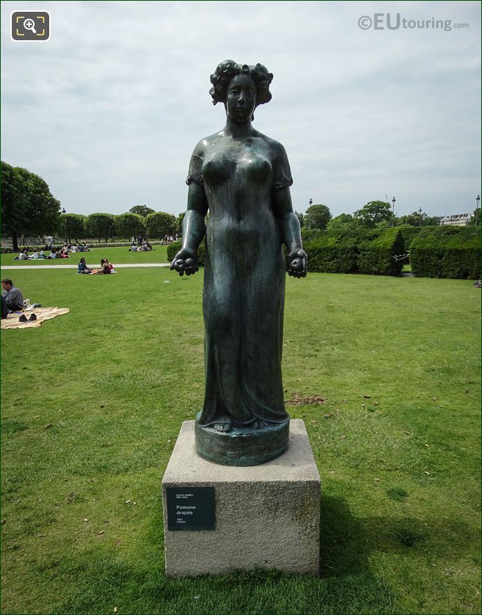 Pomone Drapee statue by Aristide Maillol in Jardin des Tuileries