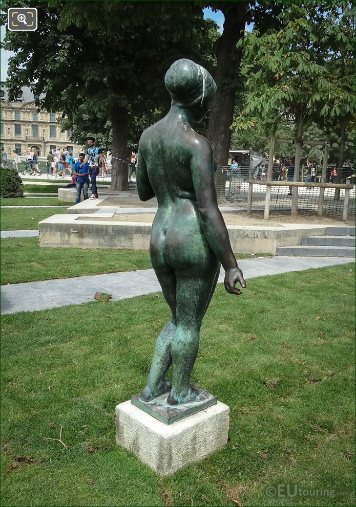Jardin du Carrousel L'Ete statue
