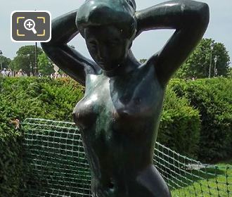 Aristide Maillol statue Baigneuse Se Coiffant