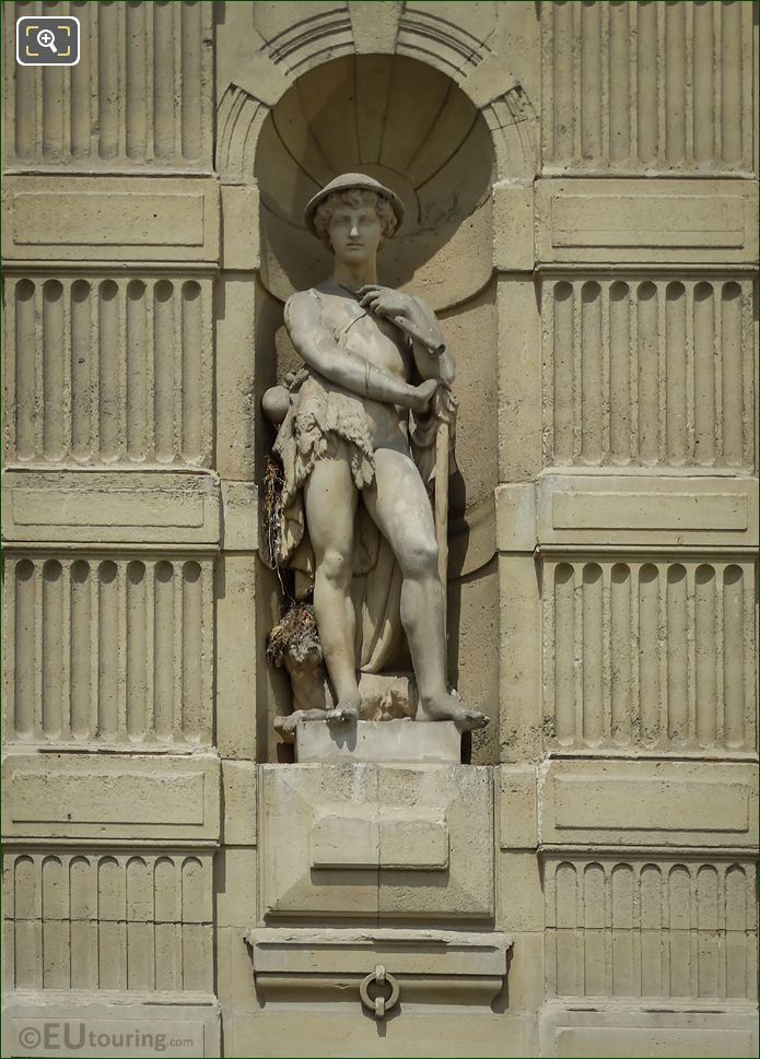 Berger statue on Aile de Marsan