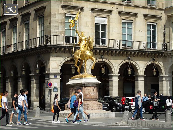 Golden statue of Jeanne d'Arc
