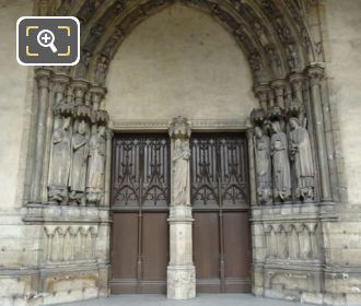 Eglise Saint Germain l'Auxerrois doorway statues