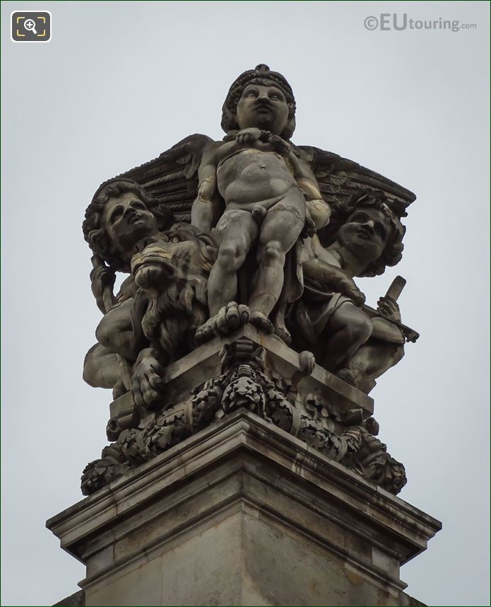 La Force statue on Pavillon de Beavais