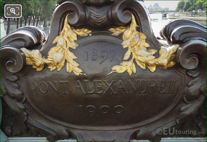 Inscriptions on Pont Alexandre III date stone