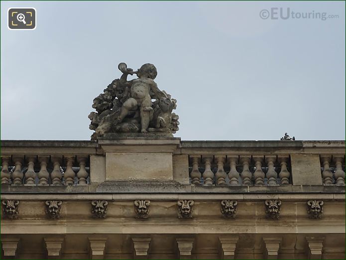 Aile en Retour Turgot La Chasse statue, Musee du Louvre