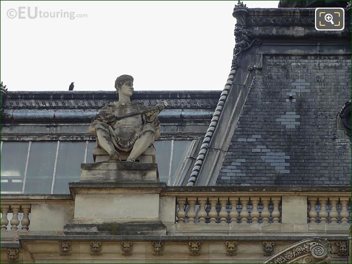 Pavillon Tremoille Guerrier Assis statue, Musee du Louvre, Paris