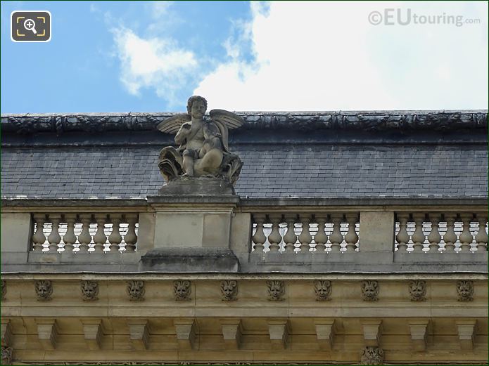 Upper North facade of Pavillon des Etats and Amour statue