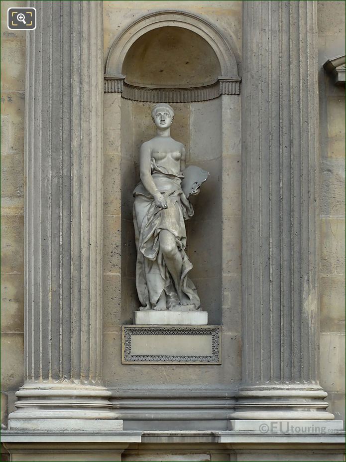 Niche with La Peinture statue, Aile Est, Musee du Louvre