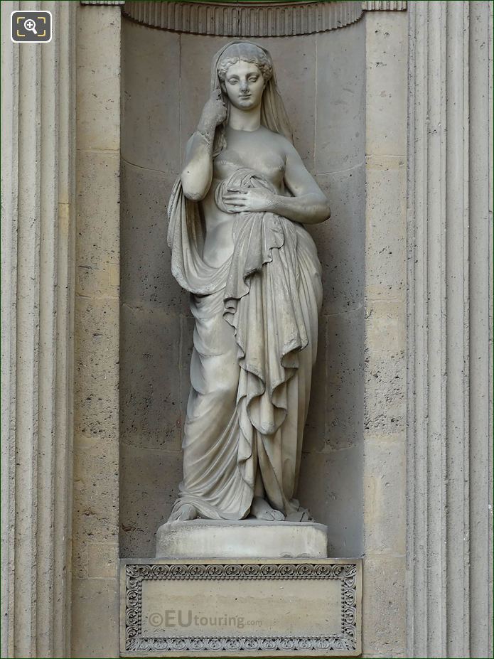 Modestie statue, Aile Est, Musee du Louvre, Paris