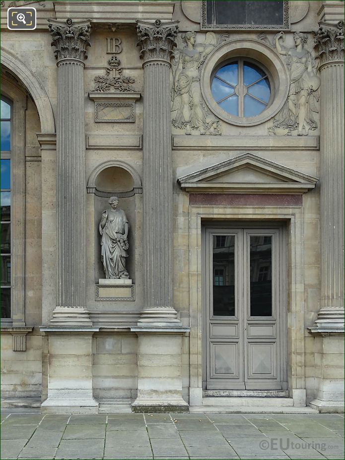 North facade Aile Sud, Reconnaissance statue, The Louvre