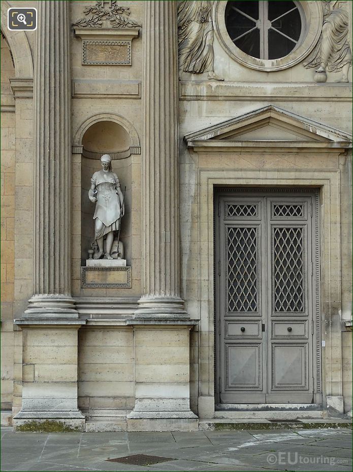 North facade Aile Sud with La Verrerie statue in niche