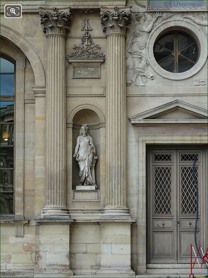East facade Aile Lemercier with Cleopatre statue
