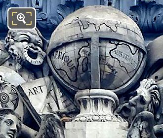 World globe in Art et la Science sculpture