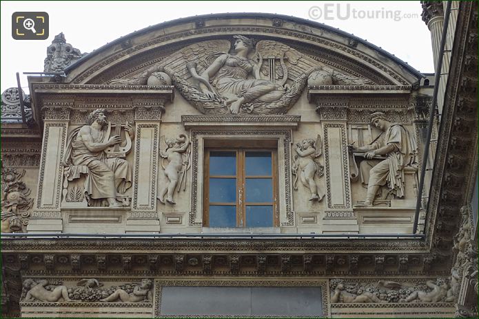 Aile Lemercier top facade window and Guerre sculpture