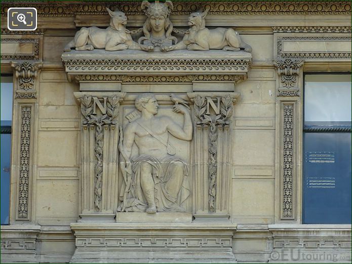LHS bas relief sculpture on Aile de Flore