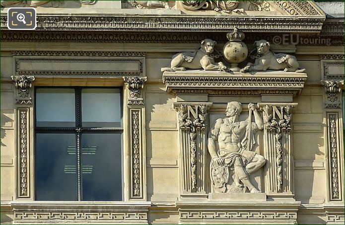 RHS bas relief sculpture beside 2nd window of Aile de Flore