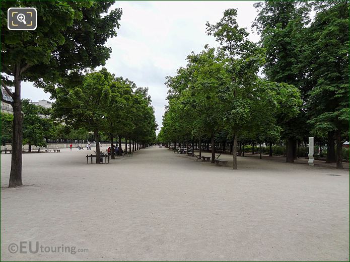 Allee des Feuillants walkway and trees, Jardin des Tuileries looking SE