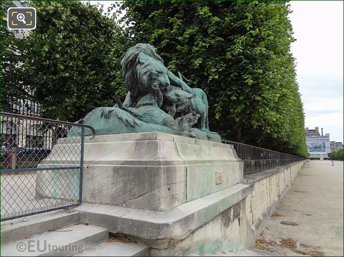 Terasse des Feuillants animal statue, Jardin des Tuileries looking SE