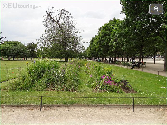 Petit Reserve Nord in open area of Tuileries Gardens looking NW