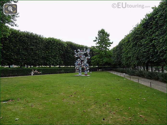 Terrasse du Jeu de Paume triangular garden, Jardin des Tuileries