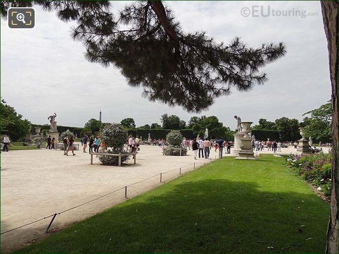 Allee Centrale, Jardin des Tuileries looking SW