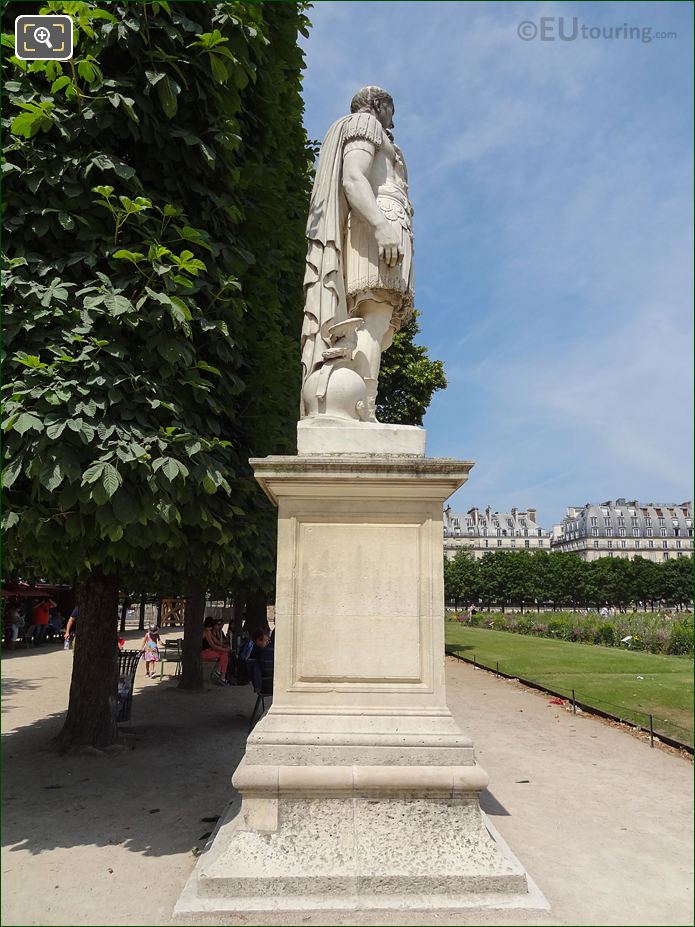Julius Caesar statue in Jardin des Tuileries