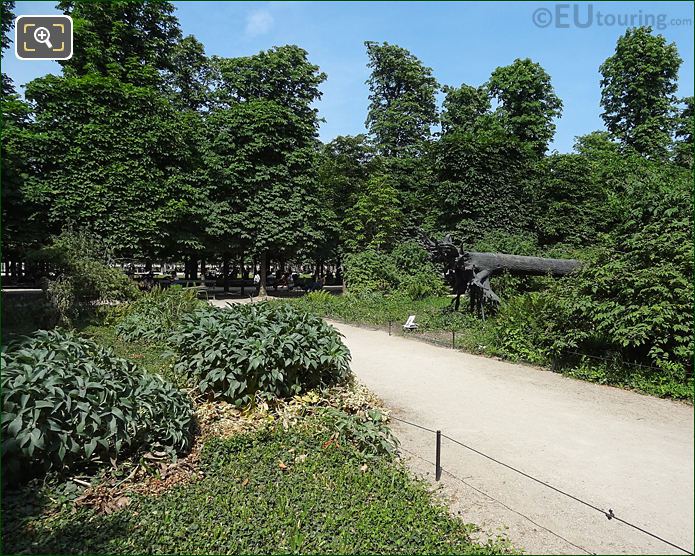 Bosquet garden pathway in Jardin des Tuileries looking NE