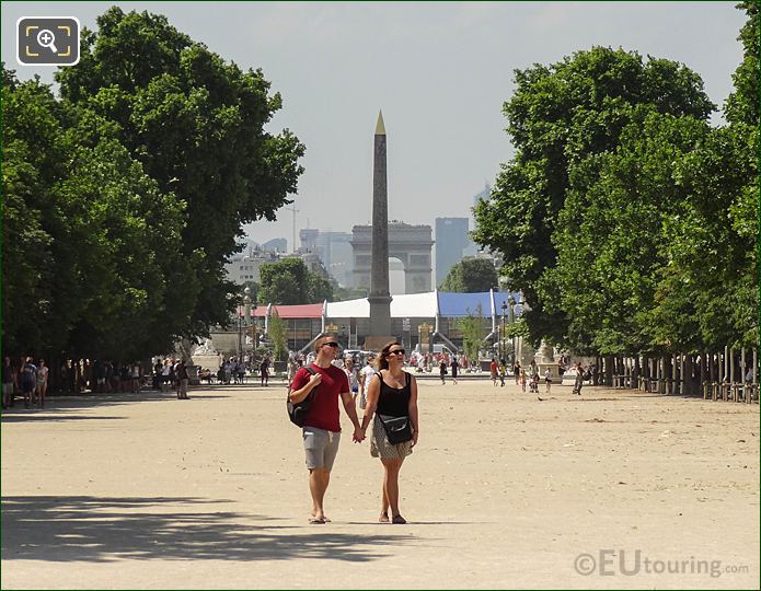 Allee Centrale pathway Jardin des Tuileries looking NW