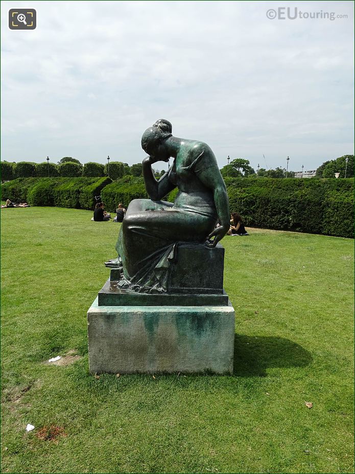 Bronze statue, Carrousel Garden, Jardin des Tuileries looking NW