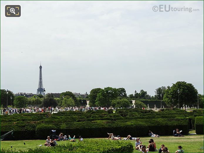 Jardin du Carrousel in Jardin des Tuileries looking West
