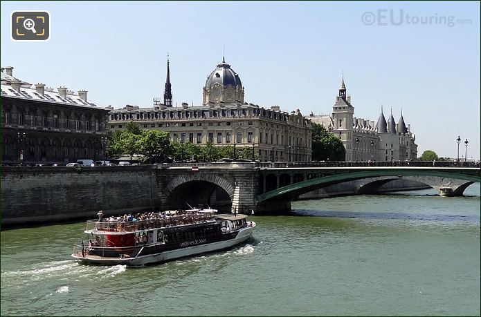 Vedettes de Paris boat and La Conciergerie