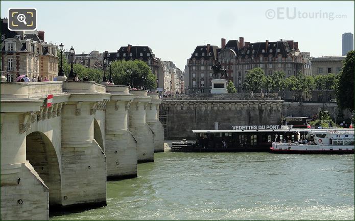 Vedettes du Pont Neuf dock by Pont Neuf
