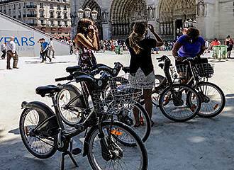 Velib bikes Notre Dame
