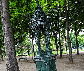 Wallace Fountain along Avenue des Champs Elysees