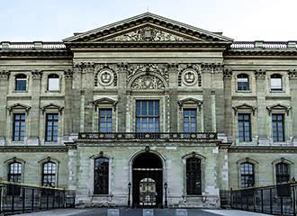 Musee du Louvre Aile Sud entrance