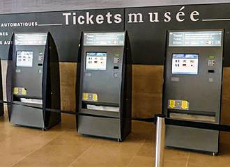 Musee du Louvre ticket machines