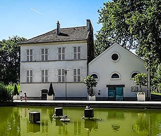 Agence Parisienne du Climat east facade