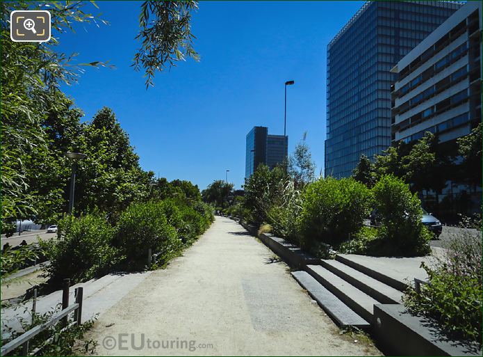 Allee Arthur Rimbaud access steps